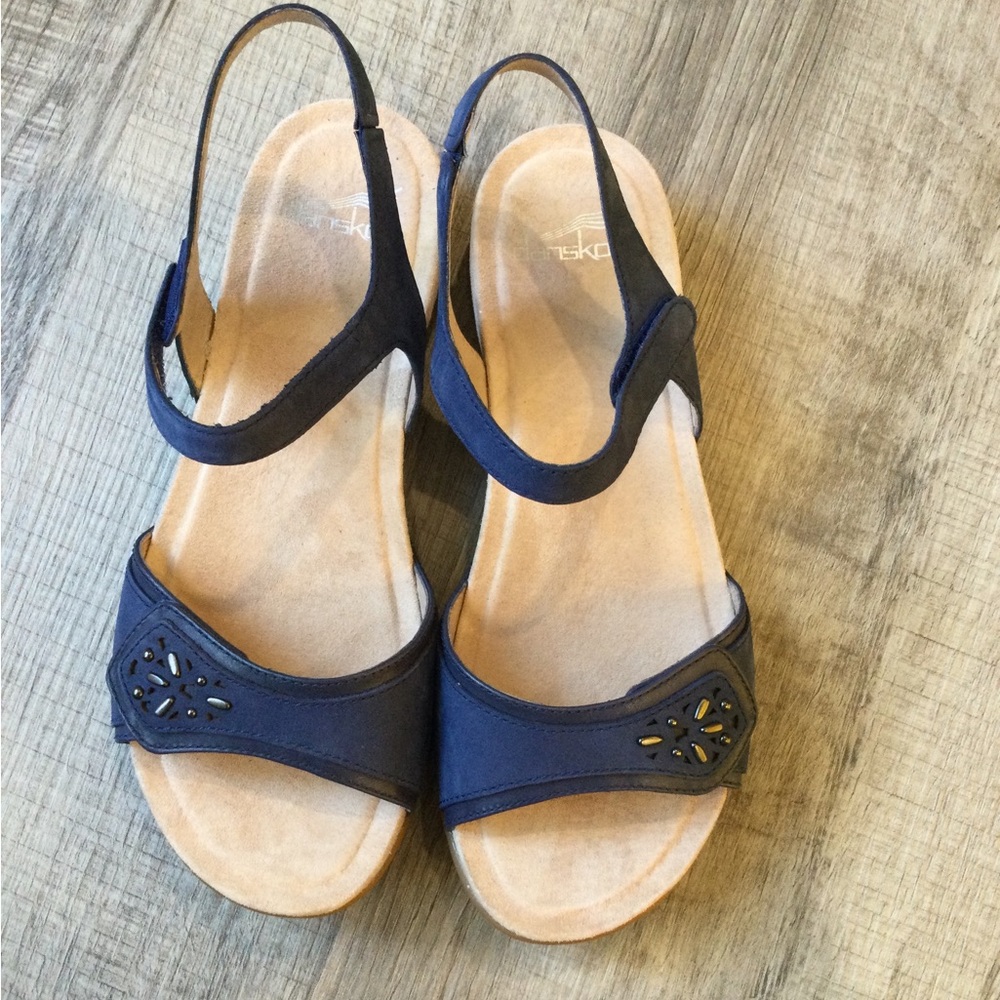 Dansko cute comfy stylish sandals. Great condition
